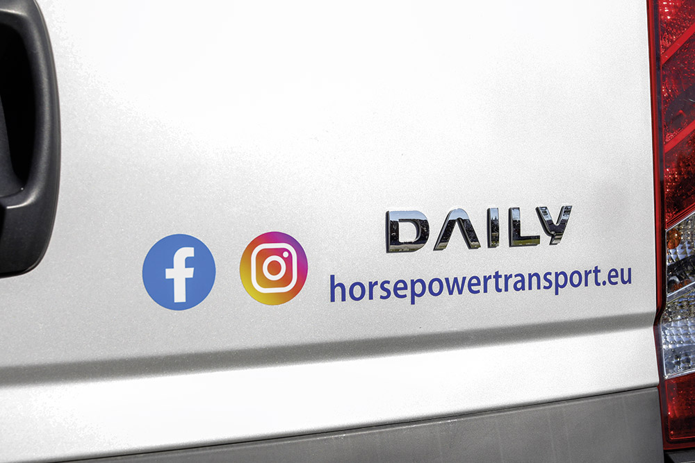 Facebook & Instagram Icon Horsepowertransport.eu